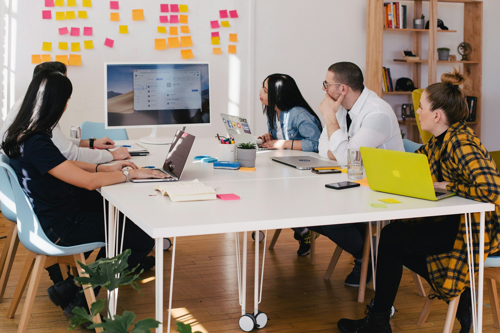Vivid Pulse team meeting